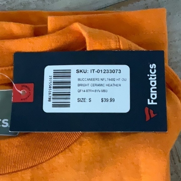 NWT Fanatics Tampa Bay Buccaneers T Shirt - Picture 4 of 4